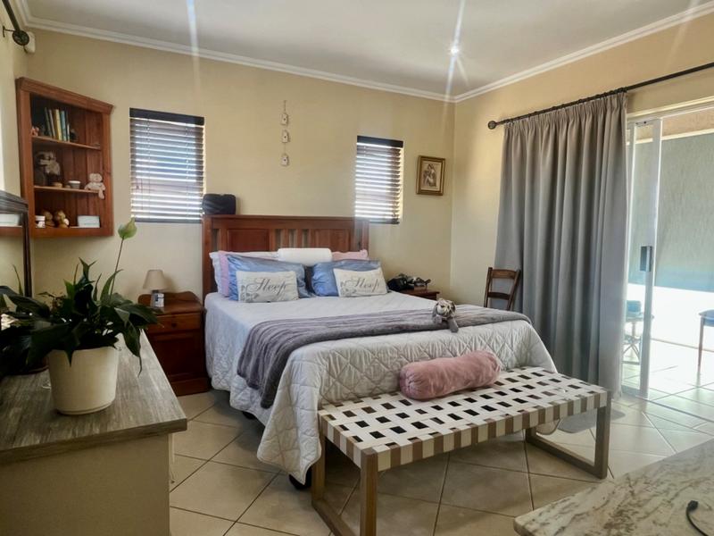 3 Bedroom Property for Sale in Fraaiuitsig Western Cape
